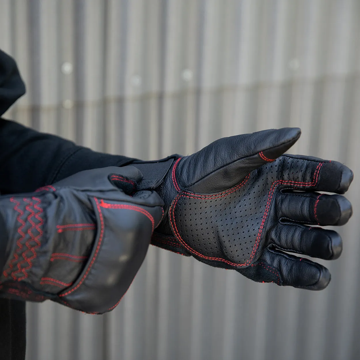 Belden Gloves - Redline