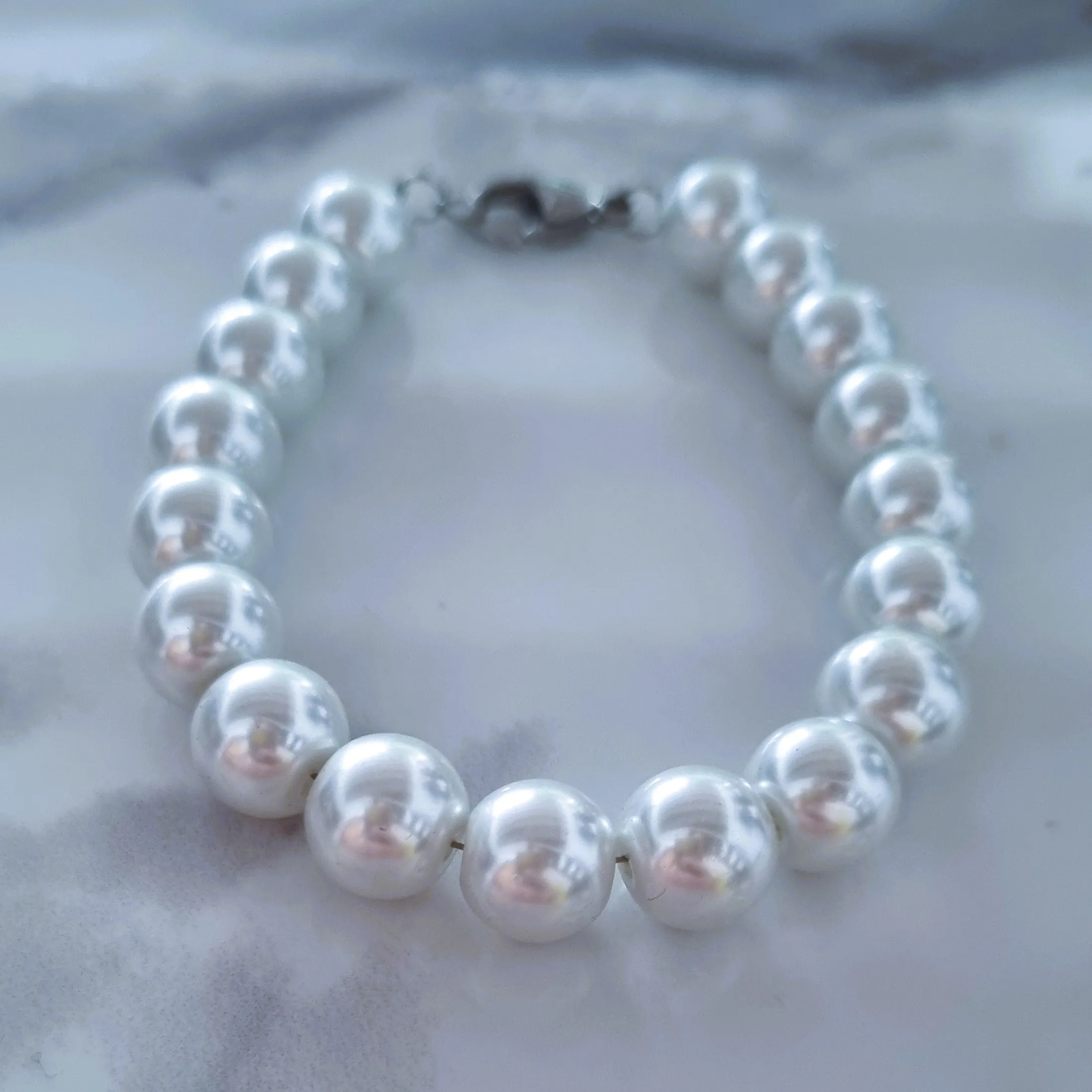 Big pearly bracelet