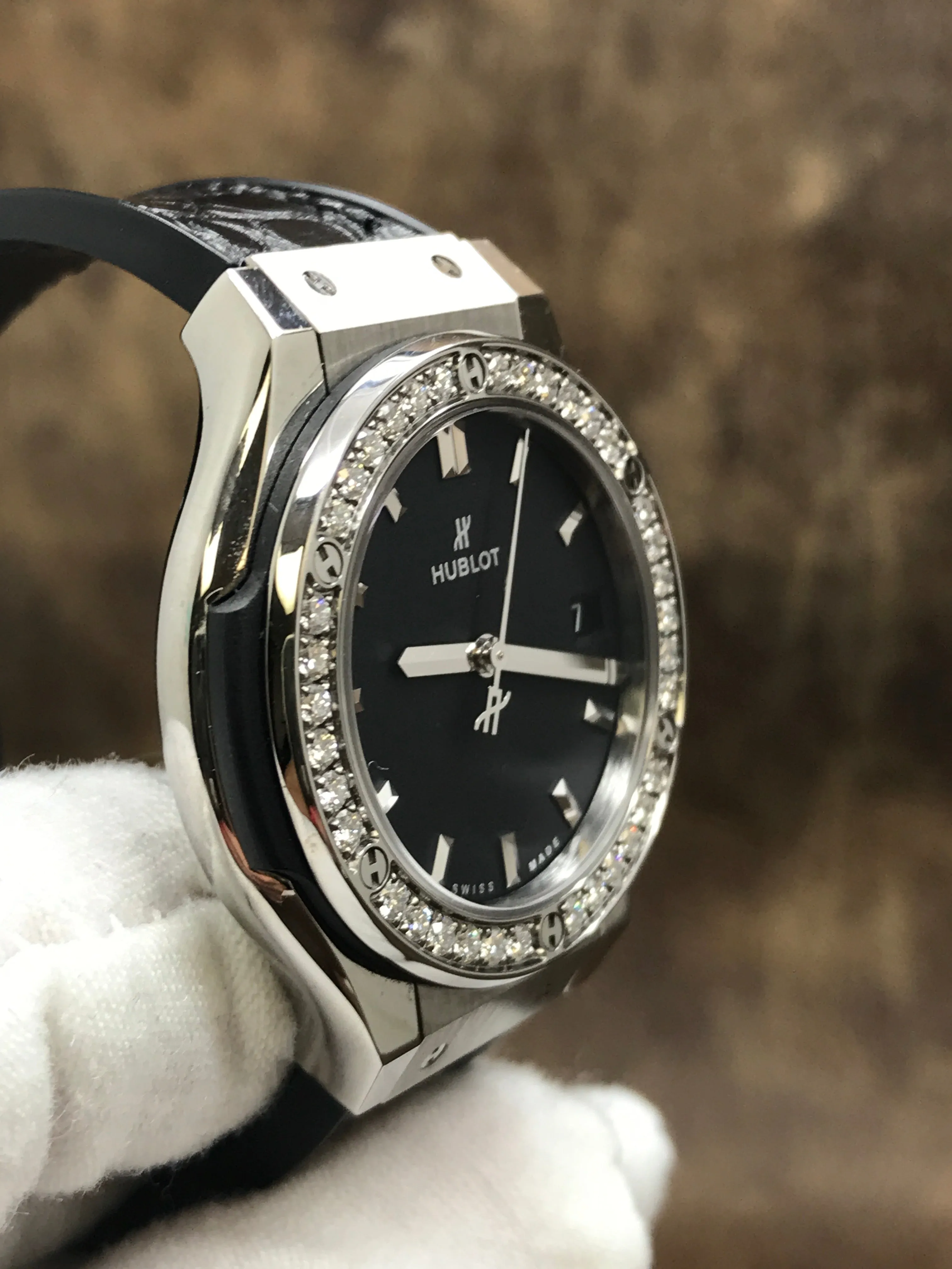 Hublot Classic Fusion Titanium Diamonds 581.NX.1171.RX.1104 Black Dial Quartz Women's Watch