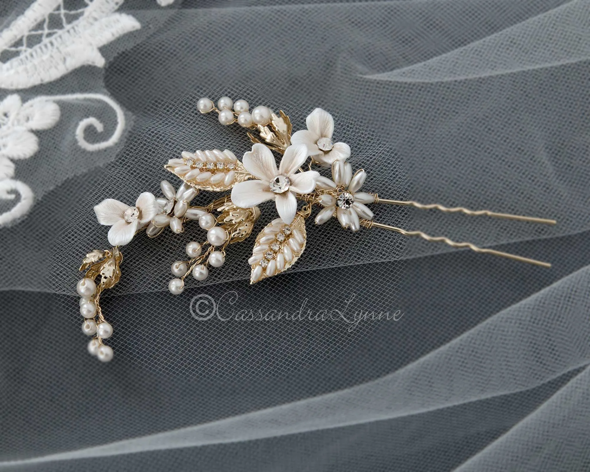 Light Gold Oat Pearl and Porcelain Bridal Hair Pin