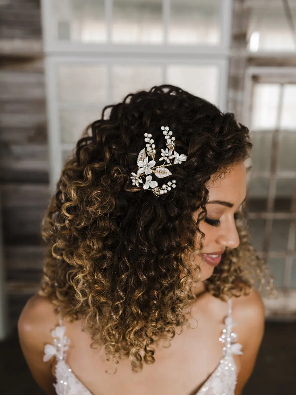 Light Gold Oat Pearl and Porcelain Bridal Hair Pin