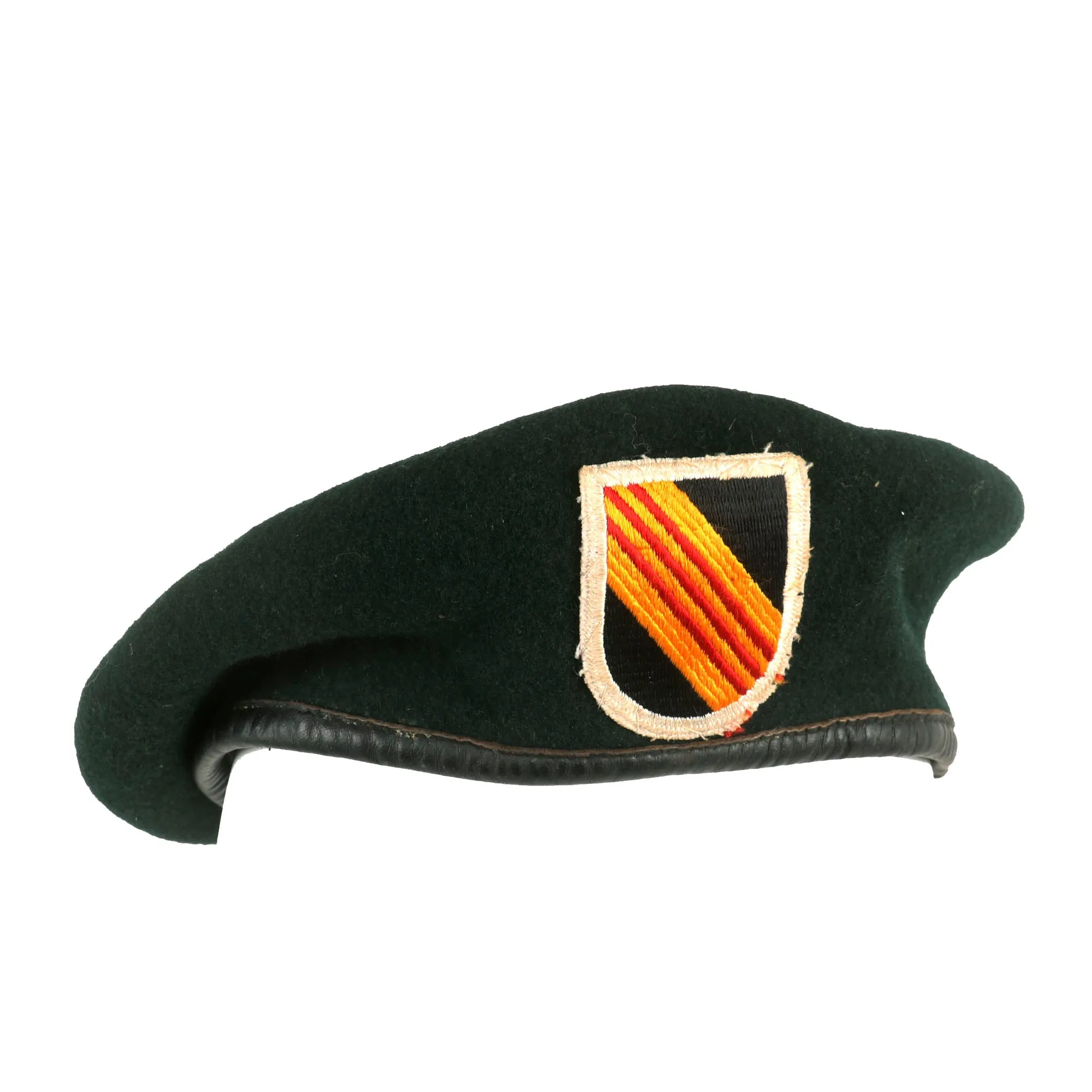 Original U.S. Vietnam War 5th Special Forces Group SFG Airborne Green Beret with Flash - Size 6 3/4