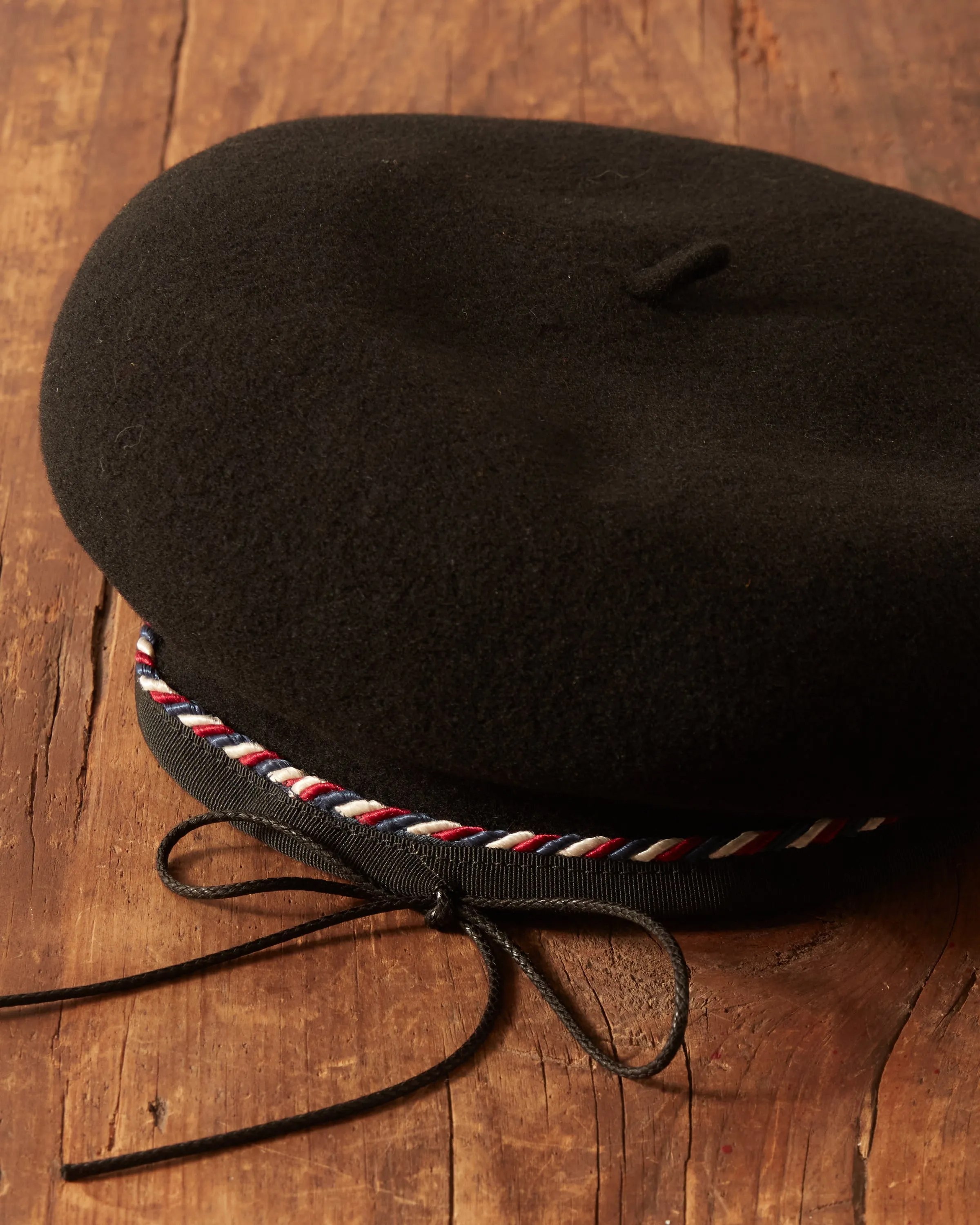 Twisted Piping Beret - Black