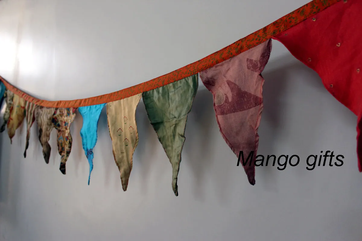 Vintage Recycled Silk sari Fabric Bunting Tea Party Flag X-Mas Multicolour Garland 2 Meters