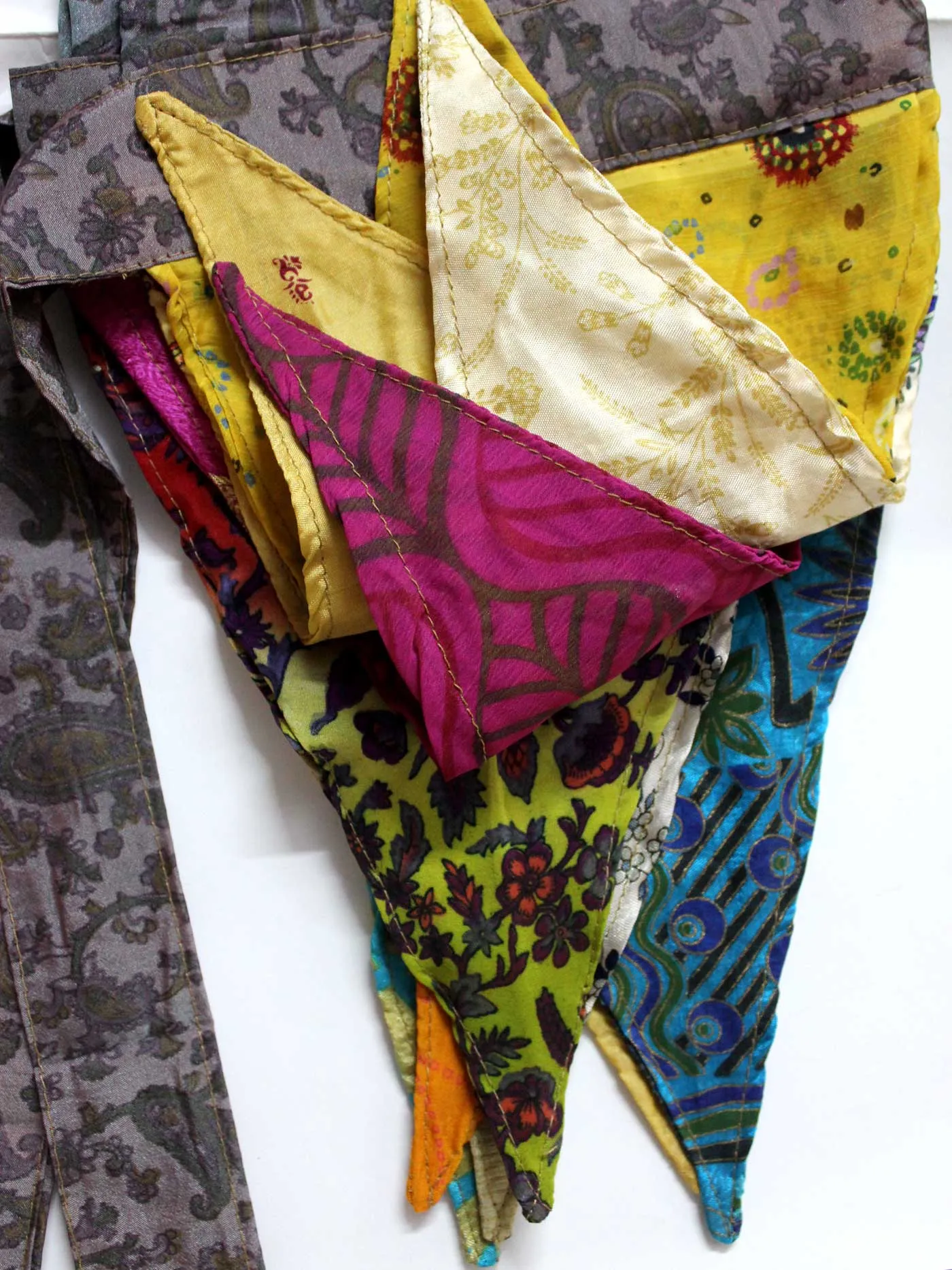 Vintage Recycled Silk sari Fabric Bunting Tea Party Flag X-Mas Multicolour Garland 2 Meters