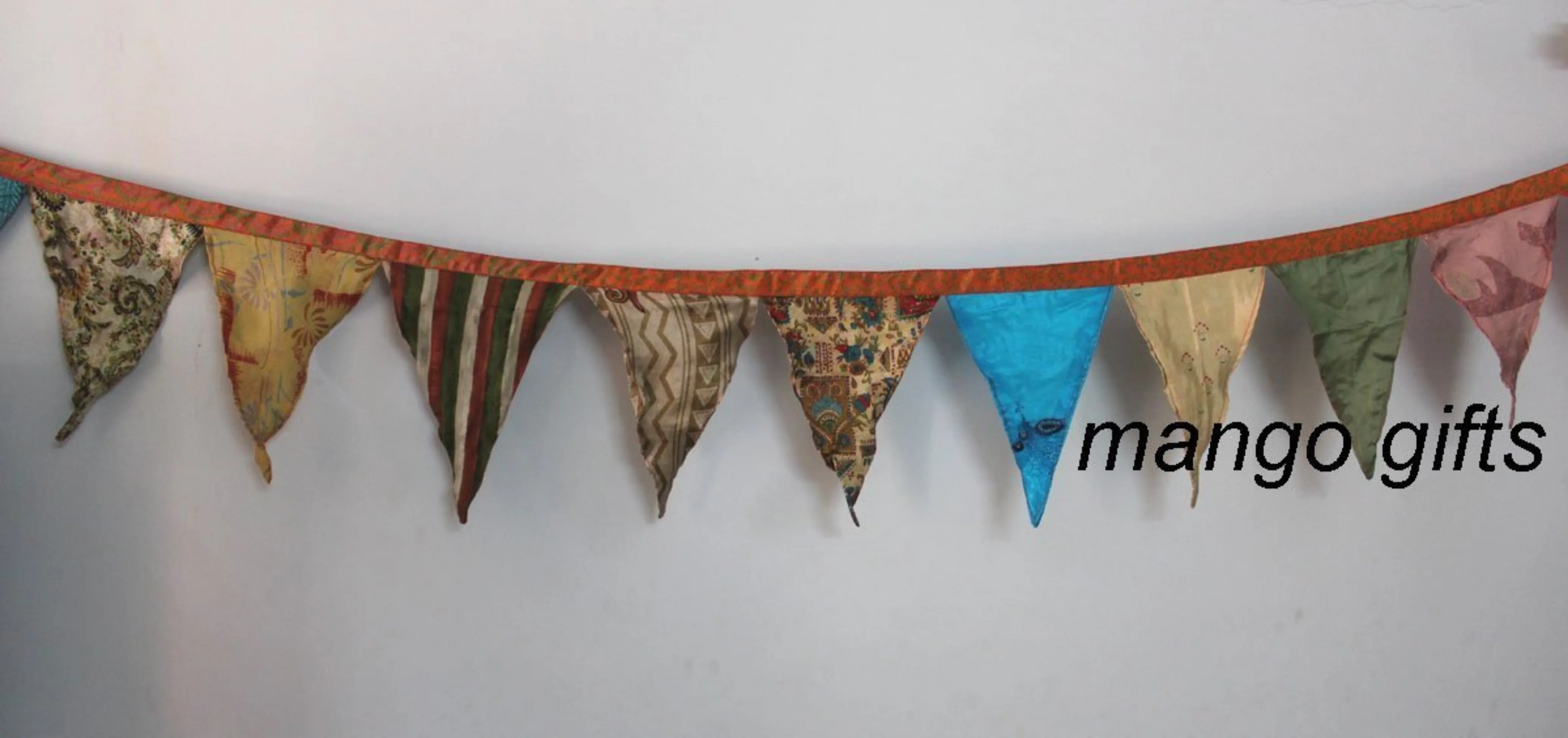 Vintage Recycled Silk sari Fabric Bunting Tea Party Flag X-Mas Multicolour Garland 2 Meters