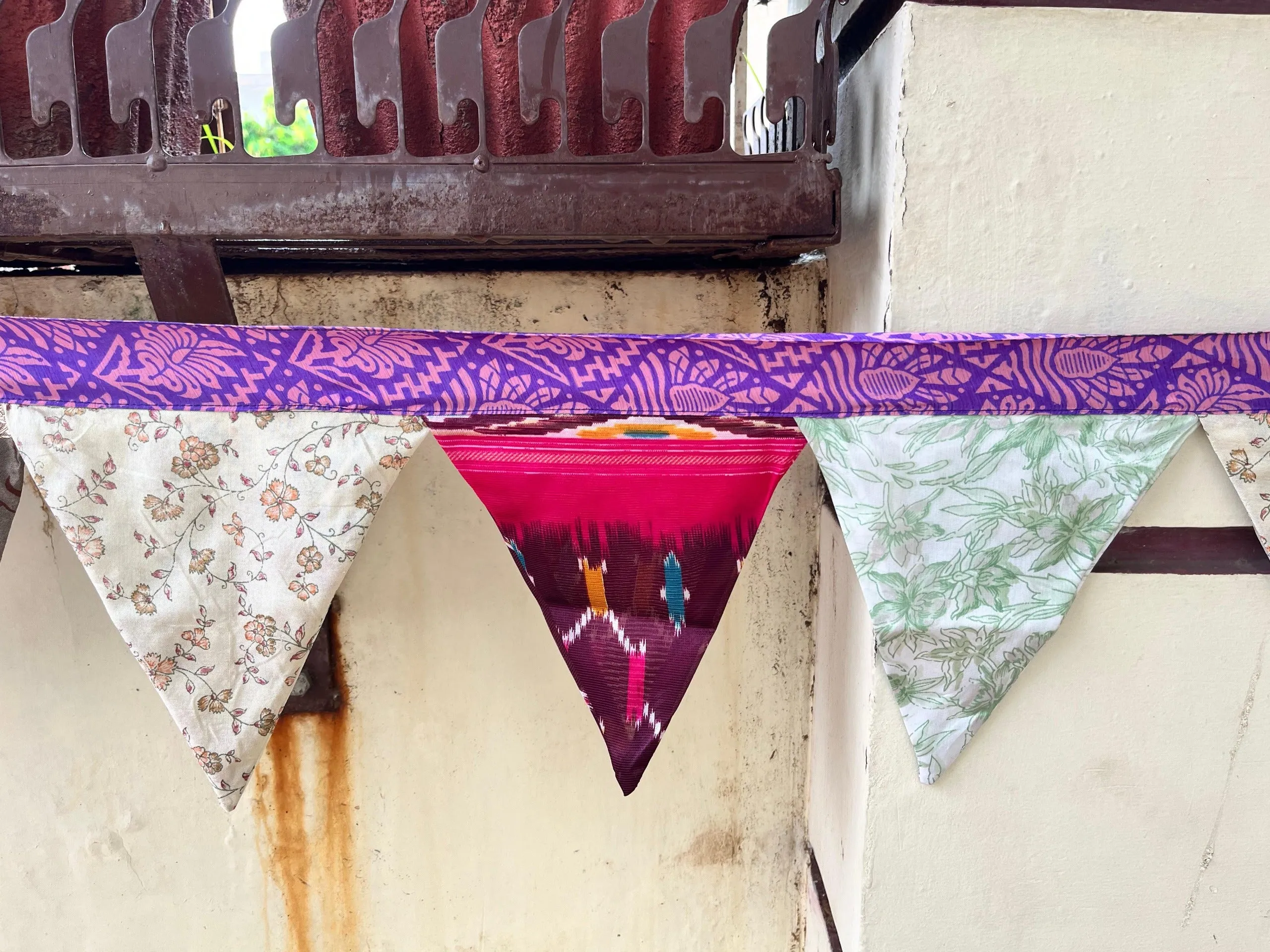 Vintage Recycled Silk sari Fabric Bunting Tea Party Flag X-Mas Multicolour Garland 2 Meters